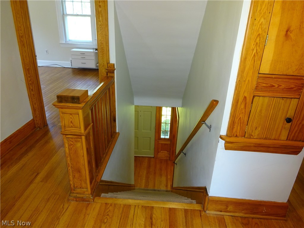971 Roanoke Road Cleveland, OH 44121 - Photo 9 of 19 More gleaming natural woodwork in the upstairs hall.