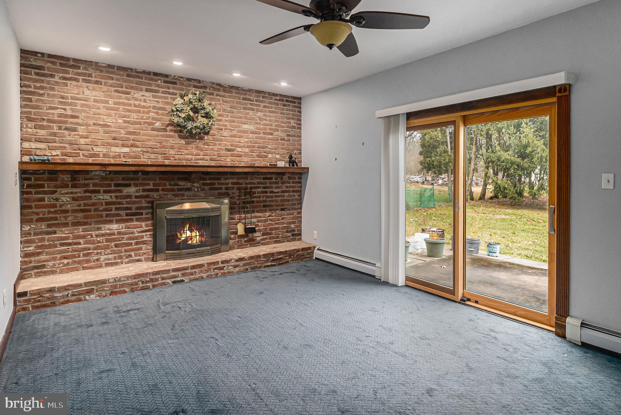 2537 Hamilton Court Warrington, PA 18976 - Photo 14 of 39 Family Room