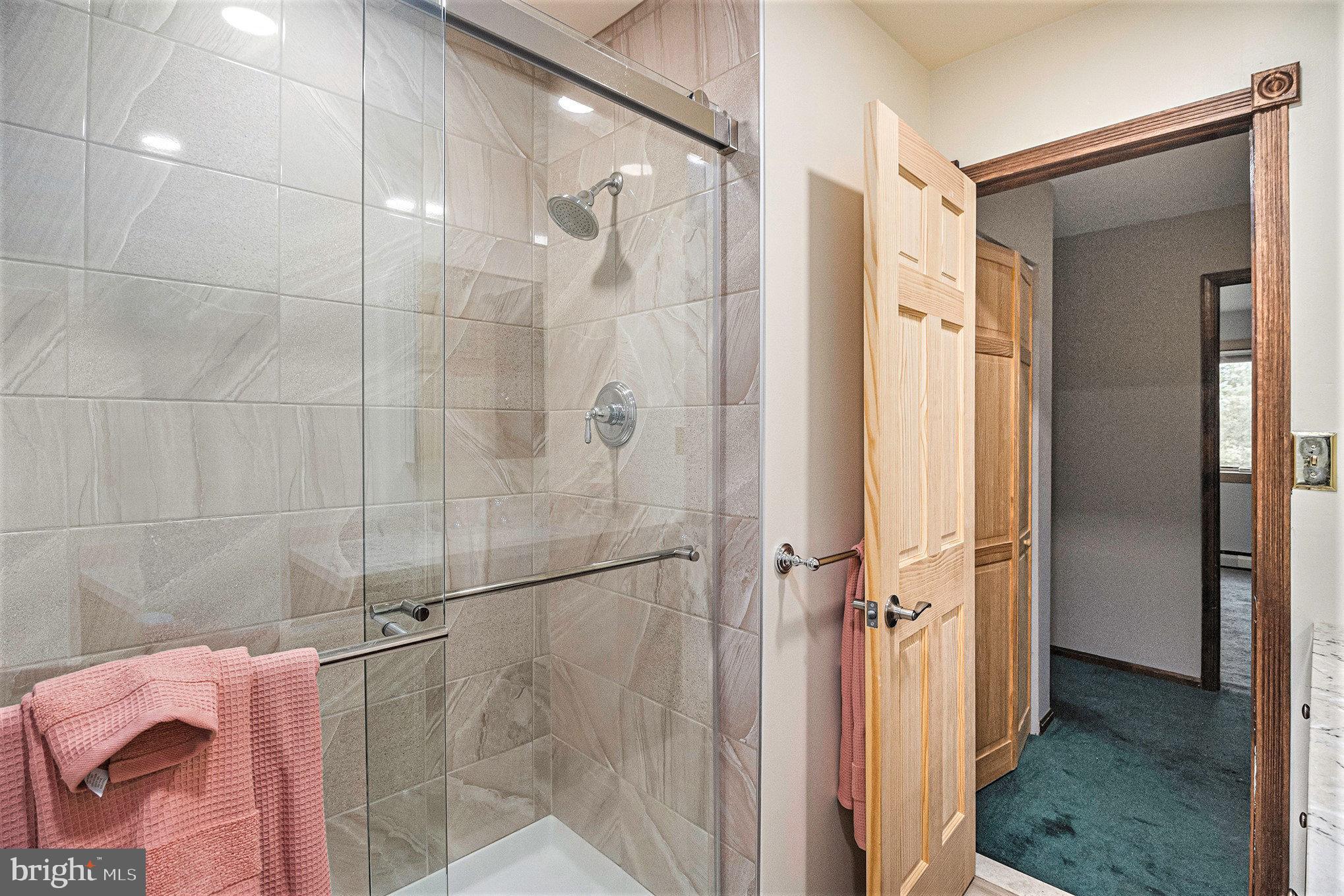 2537 Hamilton Court Warrington, PA 18976 - Photo 31 of 39 Main Bathroom