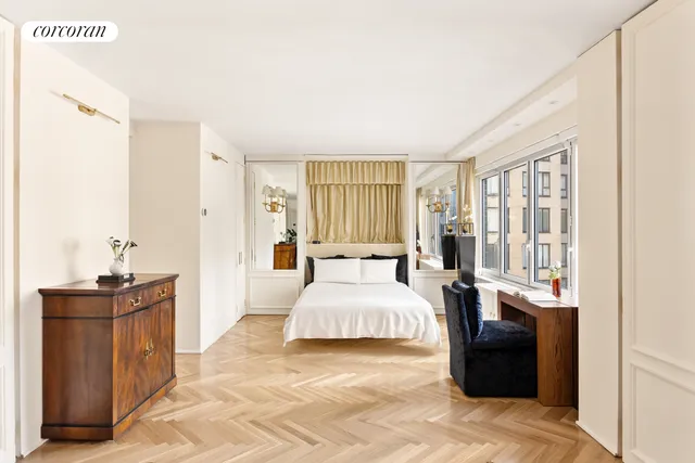 $5,950,000 | 210 Central Park South, Unit 17D | Central Park South