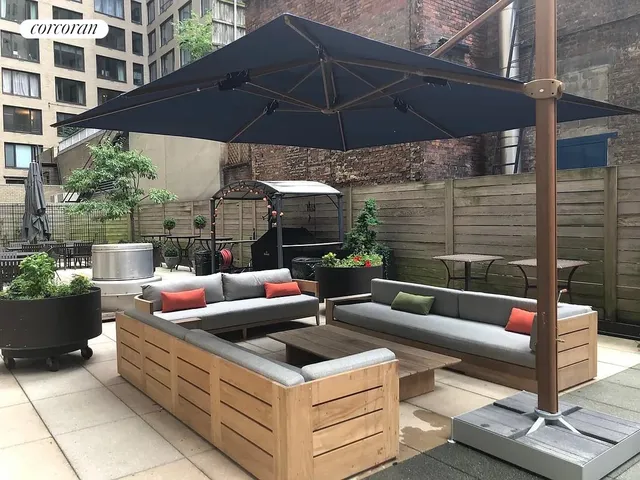 $5,950,000 | 210 Central Park South, Unit 17D | Central Park South