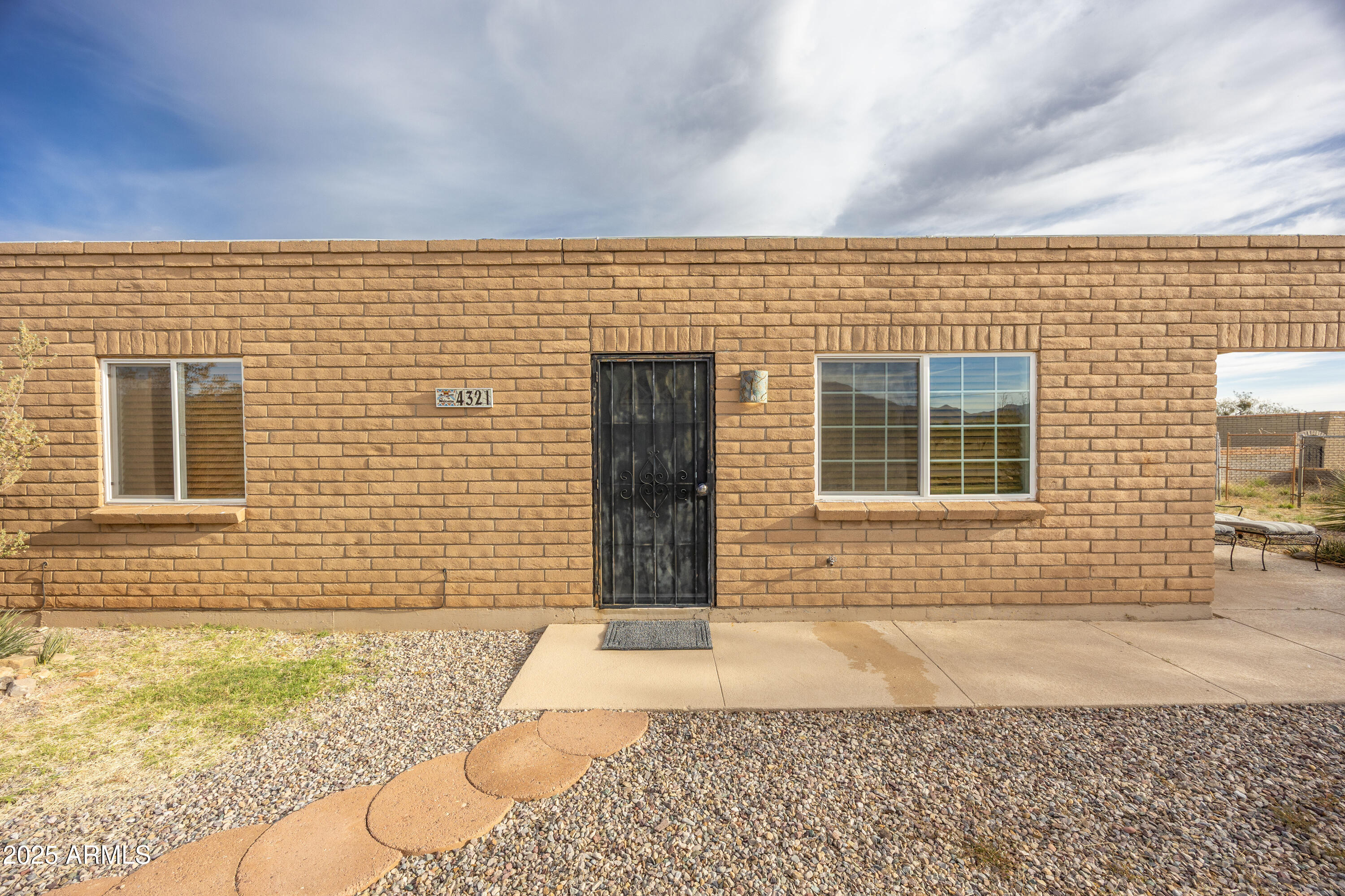 4321 East Gardner Road Sierra Vista, AZ 85650 - Photo 2 of 28 0M5A6317