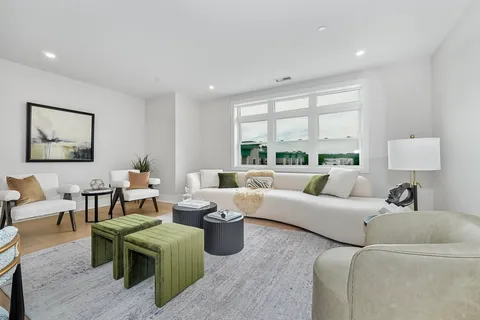 $979,900 | 62 Foundry Street, Unit 505, Wakefield, MA 01880