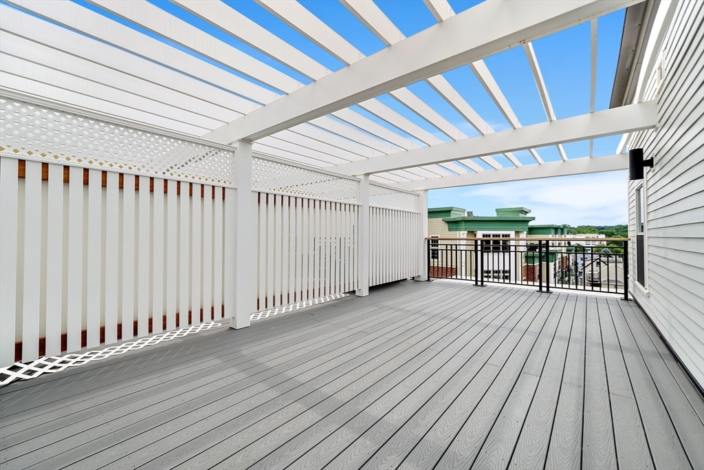 62 Foundry Street, Unit 505 Wakefield, MA 01880 - Photo 2 of 38