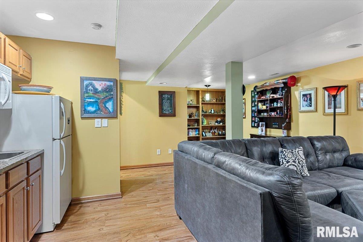 4632 Svenson Drive Springfield, IL 62711 - Photo 31 of 39 Gallery Image 31