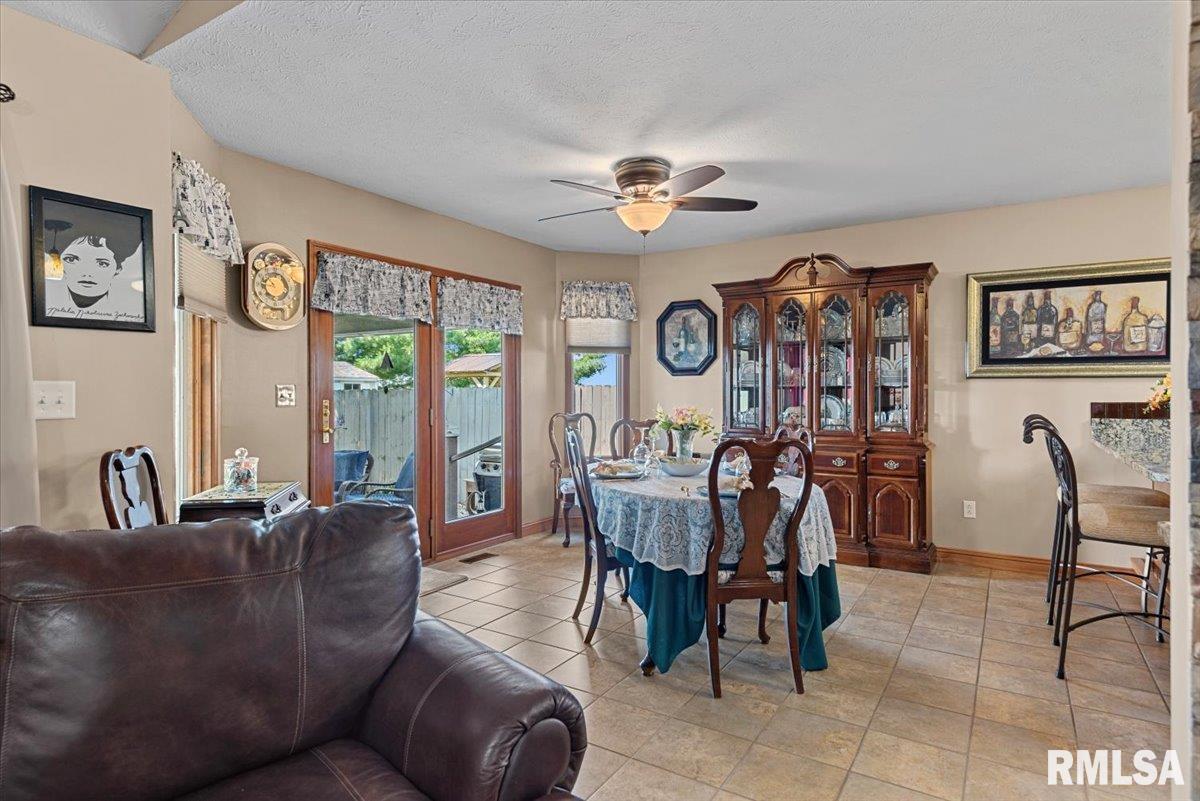 4632 Svenson Drive Springfield, IL 62711 - Photo 8 of 39 Gallery Image 8