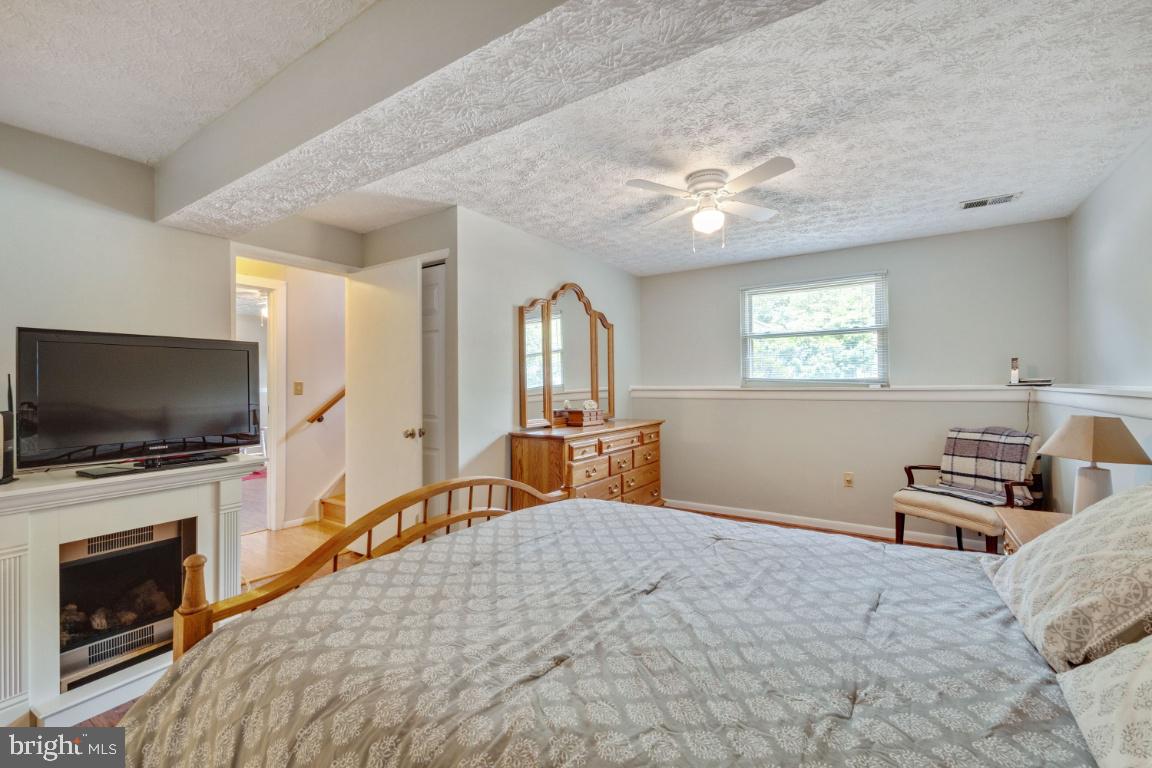 8462 Rippled Creek Court Springfield, VA 22153 - Photo 24 of 36 Gallery Image 24
