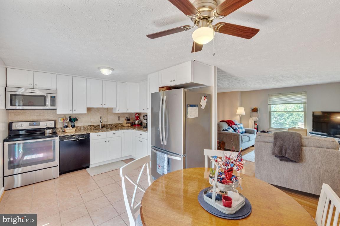 8462 Rippled Creek Court Springfield, VA 22153 - Photo 10 of 36 Gallery Image 10