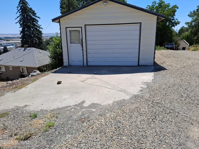 a view of backyard of house
