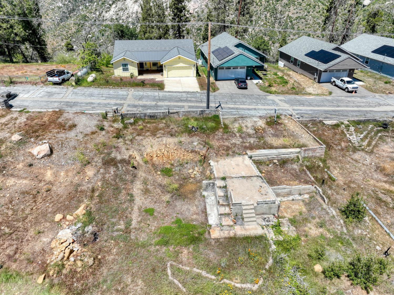 55362 Point Road Big Creek, CA 93605 - Photo 20 of 36