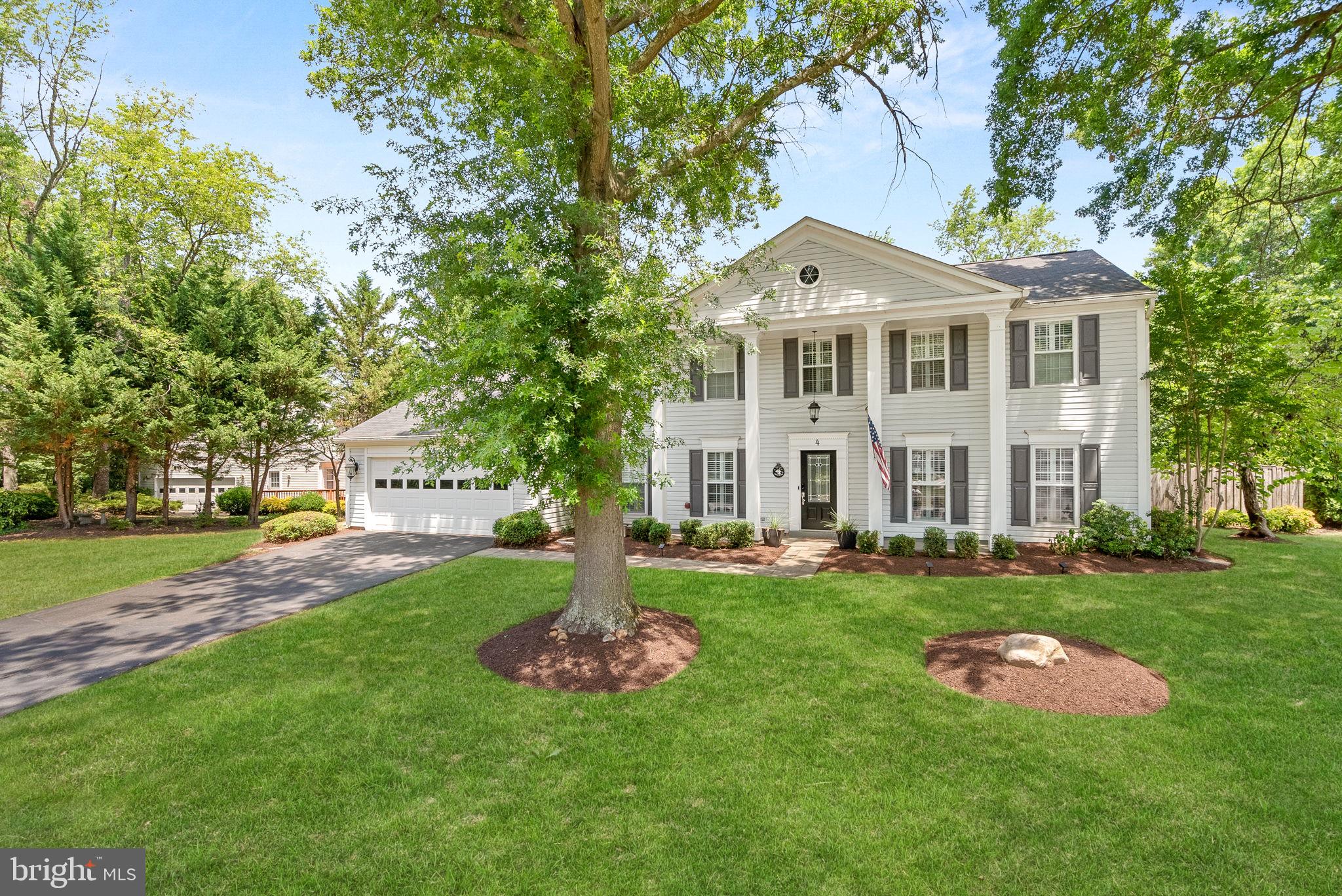 Gorgeous colonial home!
