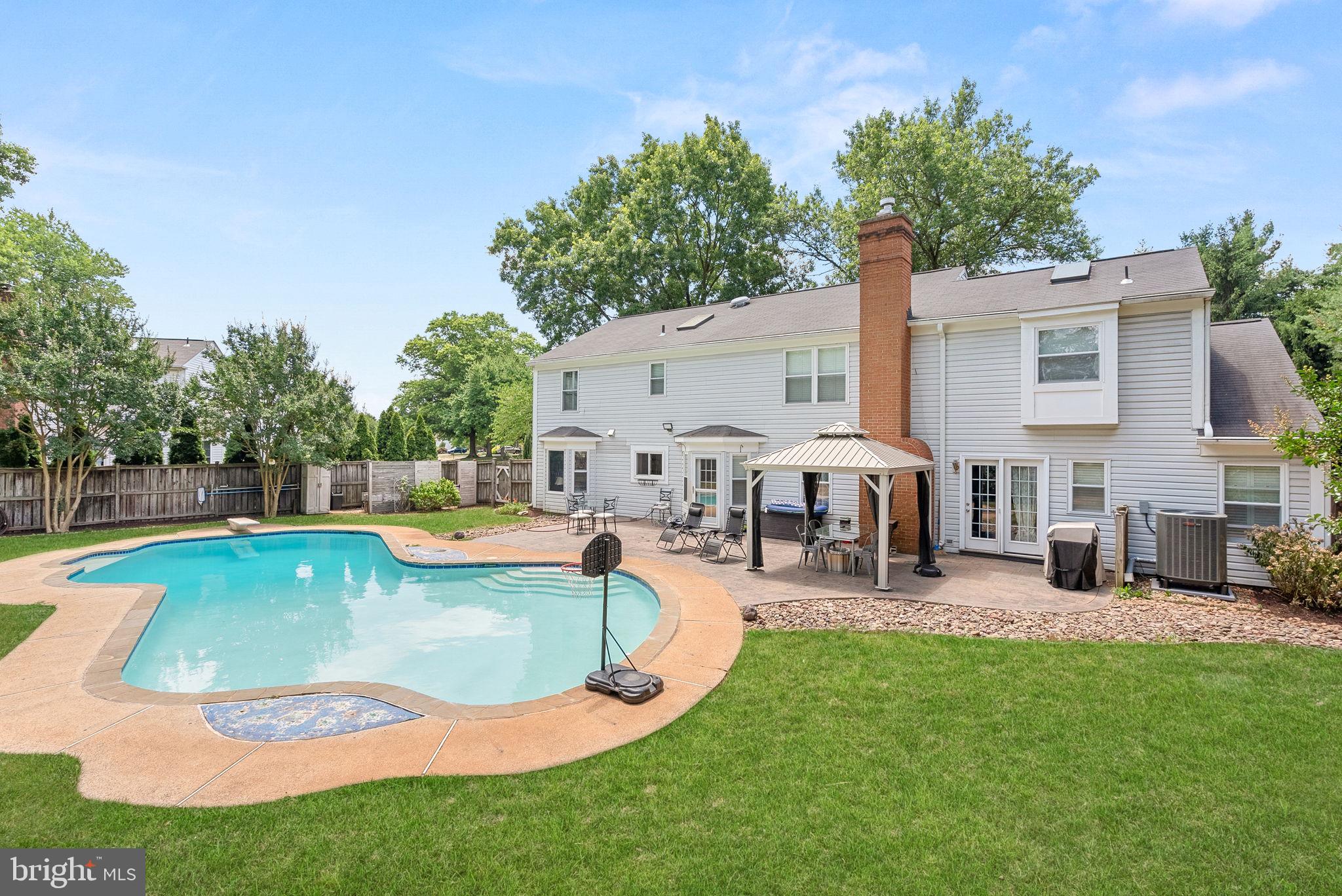 Amazing, private backyard oasis!