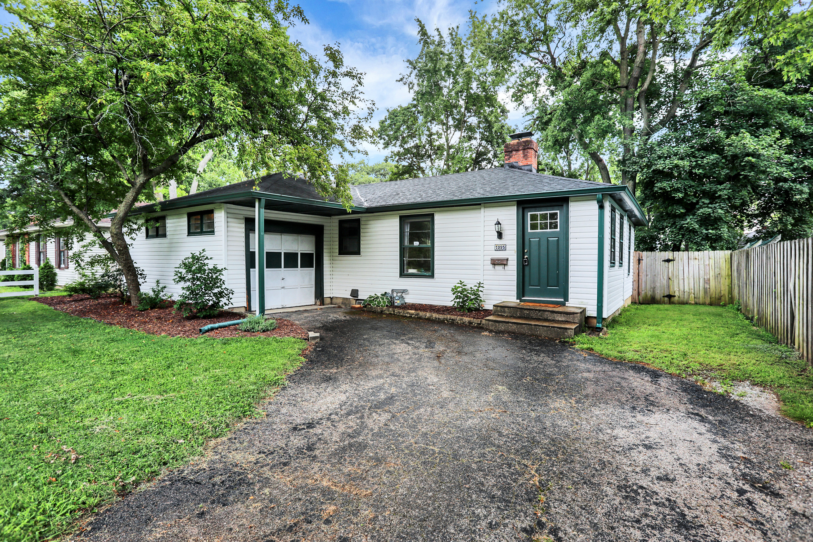 1225 Rowin Road Indianapolis, IN 46220 - Photo 2 of 35 Gallery Image 2