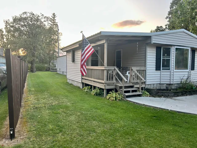 $118,000 | 537 2nd Street North, Greenbush, MN 56726