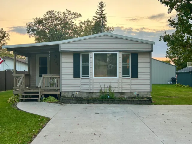 $118,000 | 537 2nd Street North, Greenbush, MN 56726