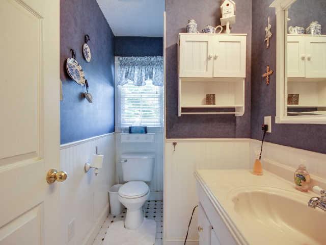 1736 Stop 30 Road Hendersonville, TN 37075 - Photo 17 of 20 In-law quarters bathroom with heated floor.