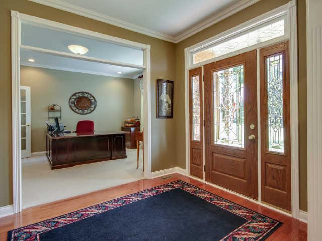 1736 Stop 30 Road Hendersonville, TN 37075 - Photo 3 of 20 Entry foyer with hardwood floor.