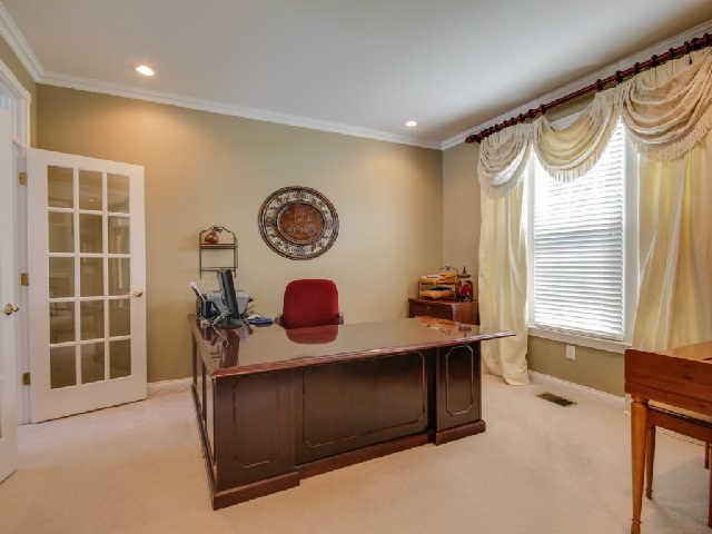 1736 Stop 30 Road Hendersonville, TN 37075 - Photo 4 of 20 Den opens to foyer and great room.