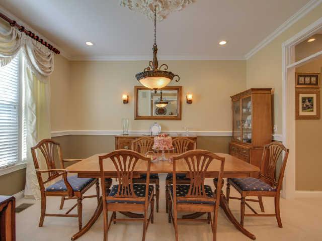 1736 Stop 30 Road Hendersonville, TN 37075 - Photo 7 of 20 Formal Dining Room with entry to foyer and kitchen.
