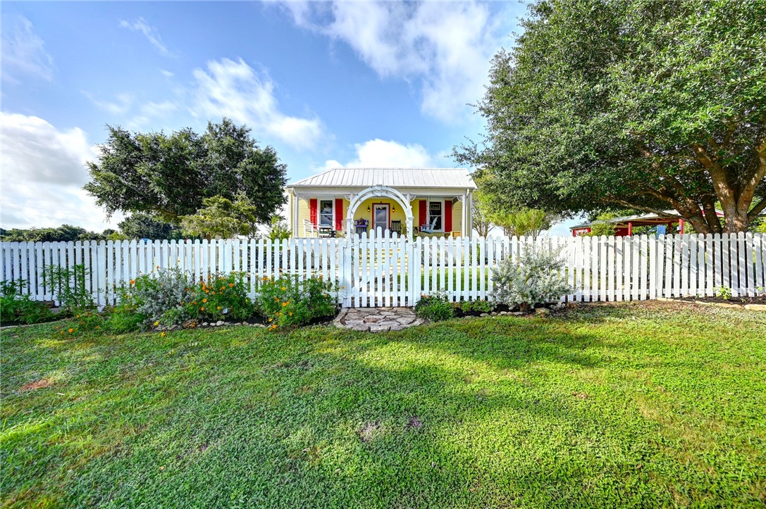 5850 Trackside Road Chappell Hill, TX 77426 - Photo 3 of 29 Gallery Image 3