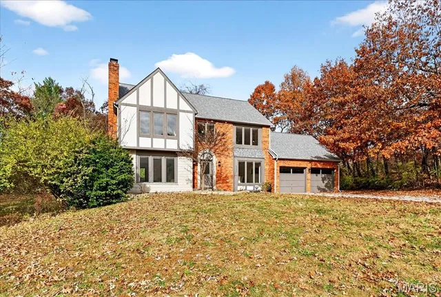 $400,000 | 6589 Oak Hill Manor, Glen Carbon, IL 62034