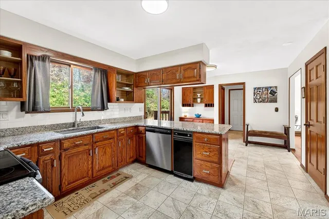 $400,000 | 6589 Oak Hill Manor, Glen Carbon, IL 62034