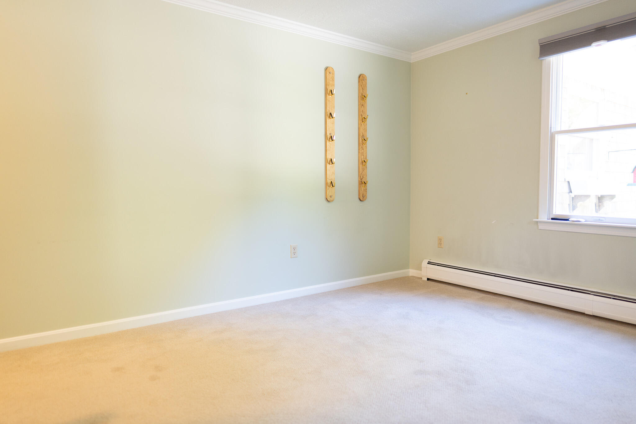 20 Kittiwake Lane Eastham, MA 02642 - Photo 34 of 75 an empty room with a window