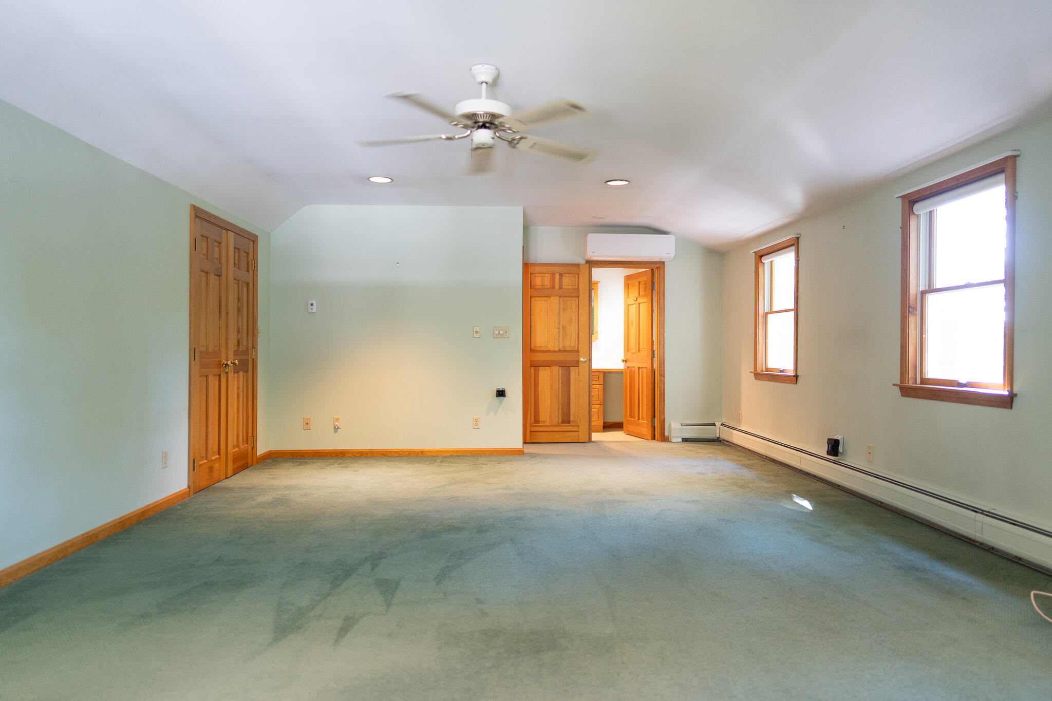20 Kittiwake Lane Eastham, MA 02642 - Photo 49 of 75 a view of an empty room with a window