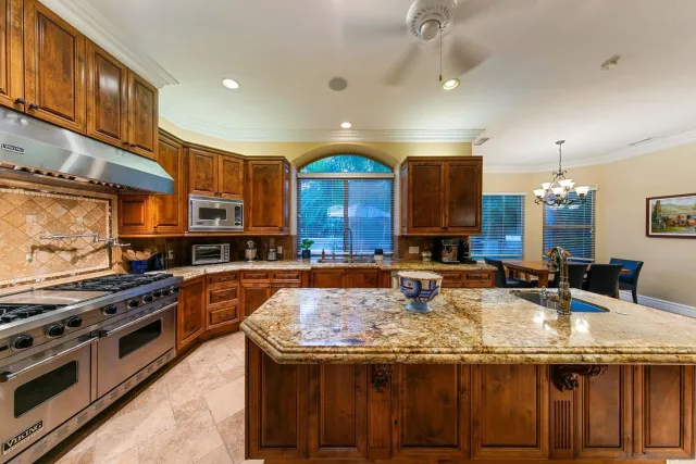 $3,200,000 | 13570 Summit Circle, Poway, CA 92064