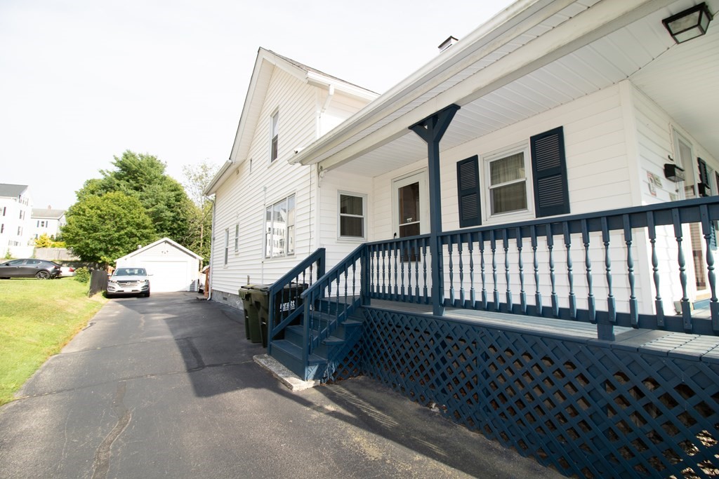 9 Spring Street Webster, MA 01570 - Photo 4 of 29