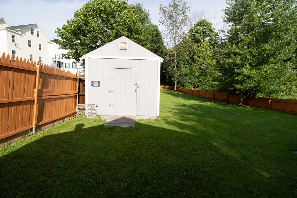 9 Spring Street Webster, MA 01570 - Photo 8 of 29