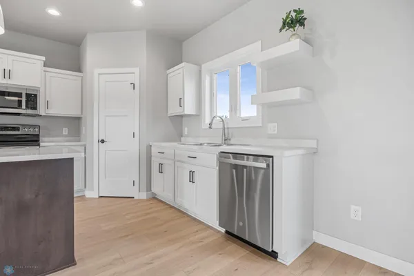 $415,000 | 106 Pine Drive, Hankinson, ND 58041