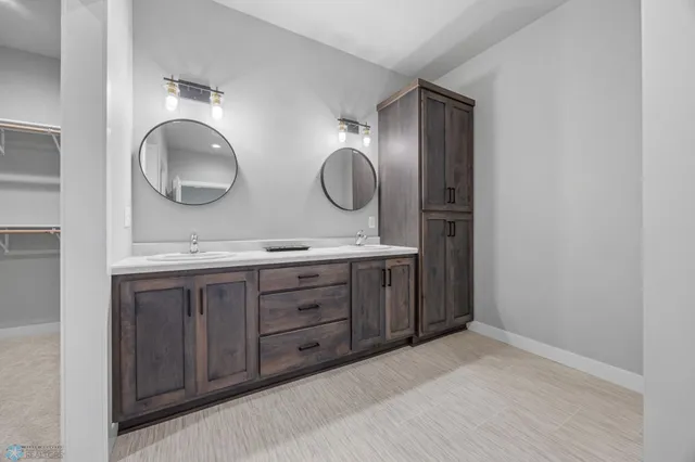 $415,000 | 106 Pine Drive, Hankinson, ND 58041