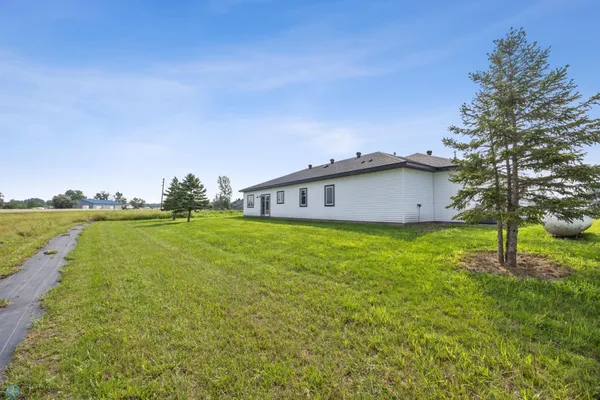 $415,000 | 106 Pine Drive, Hankinson, ND 58041