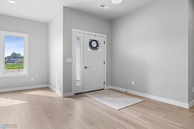 $415,000 | 106 Pine Drive, Hankinson, ND 58041