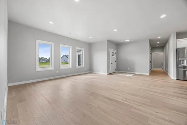 $415,000 | 106 Pine Drive, Hankinson, ND 58041