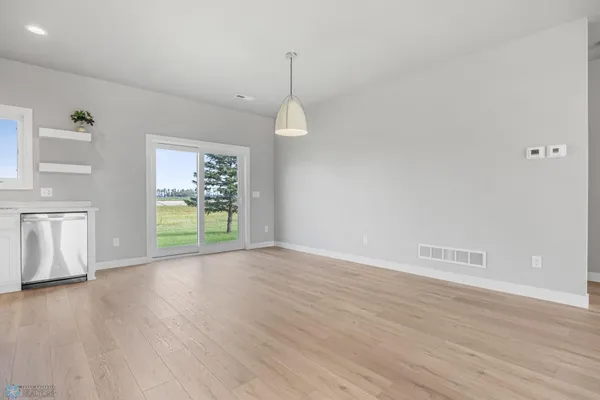 $415,000 | 106 Pine Drive, Hankinson, ND 58041