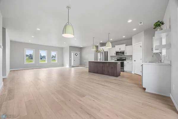 $415,000 | 106 Pine Drive, Hankinson, ND 58041