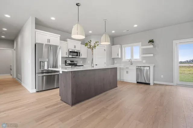 $415,000 | 106 Pine Drive, Hankinson, ND 58041