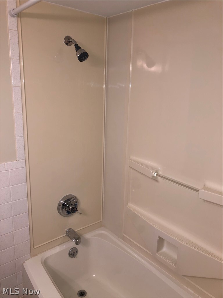 4890 3rd Street Northwest Canton, OH 44708 - Photo 10 of 16 Bath with shower