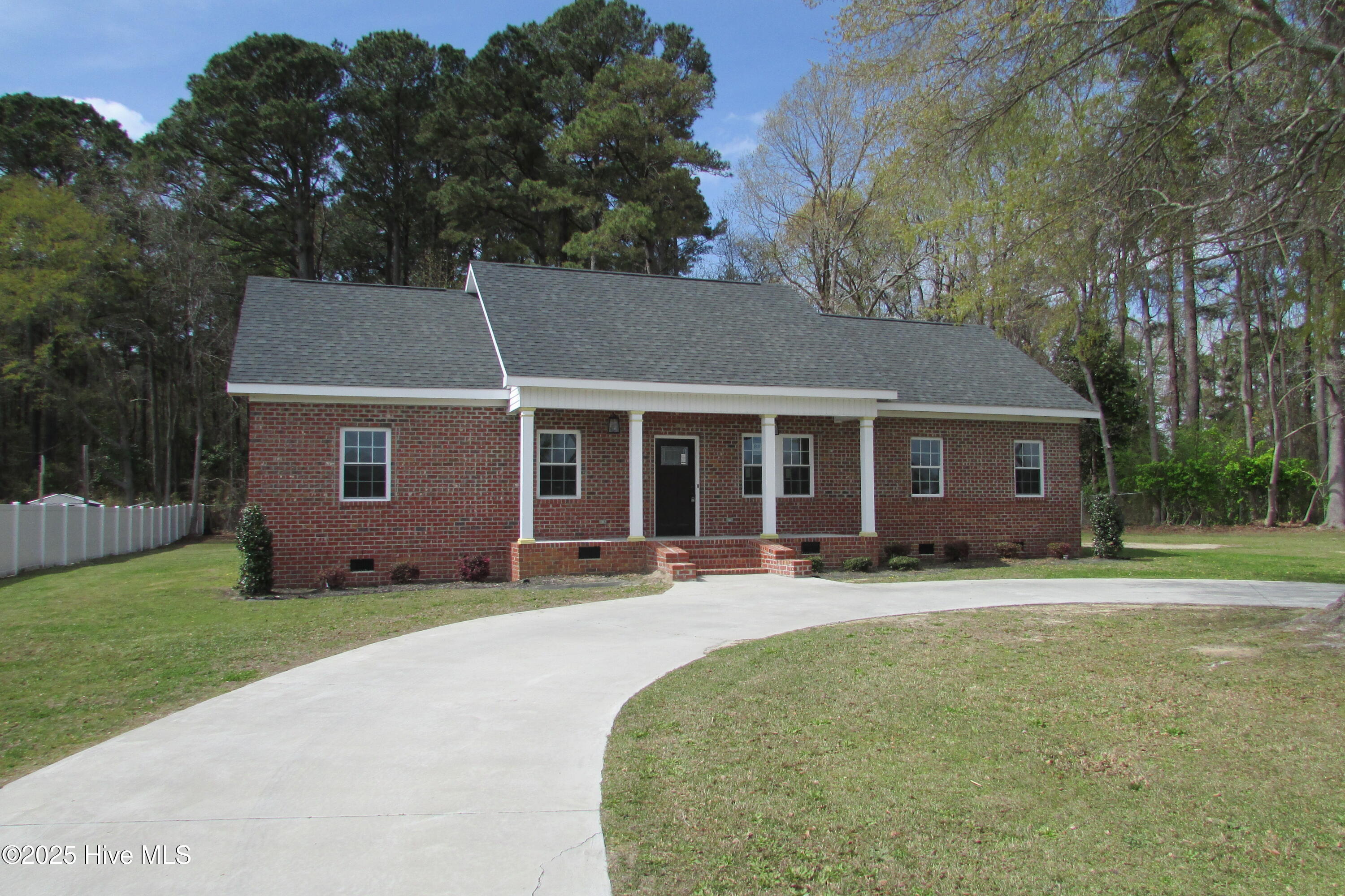 1429 Isaac Weeks Road Clinton, NC 28328 - Photo 4 of 20 Front