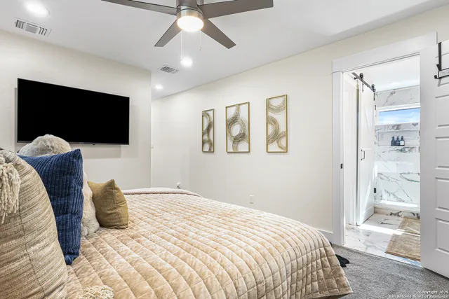 $2,950 | 1021 South Hackberry, Unit 202, San Antonio, TX 78210