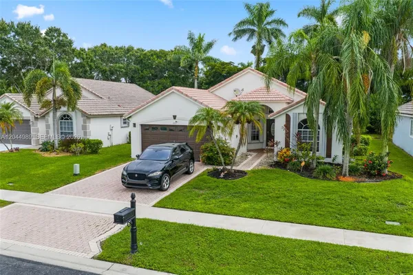 $640,000 | 1971 Oak Berry Circle, Wellington, FL 33414