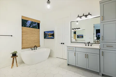 $1,125,000 | 11 Peace Pipe, Wimberley, TX 78676