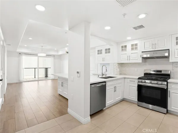 $579,900 | 1598 Long Beach, Unit 214, Long Beach, CA 90813