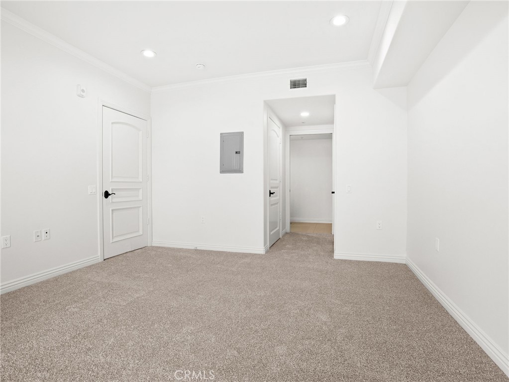 1598 Long Beach, Unit 214 Long Beach, CA 90813 - Photo 20 of 30 an empty room with closet and a bathroom