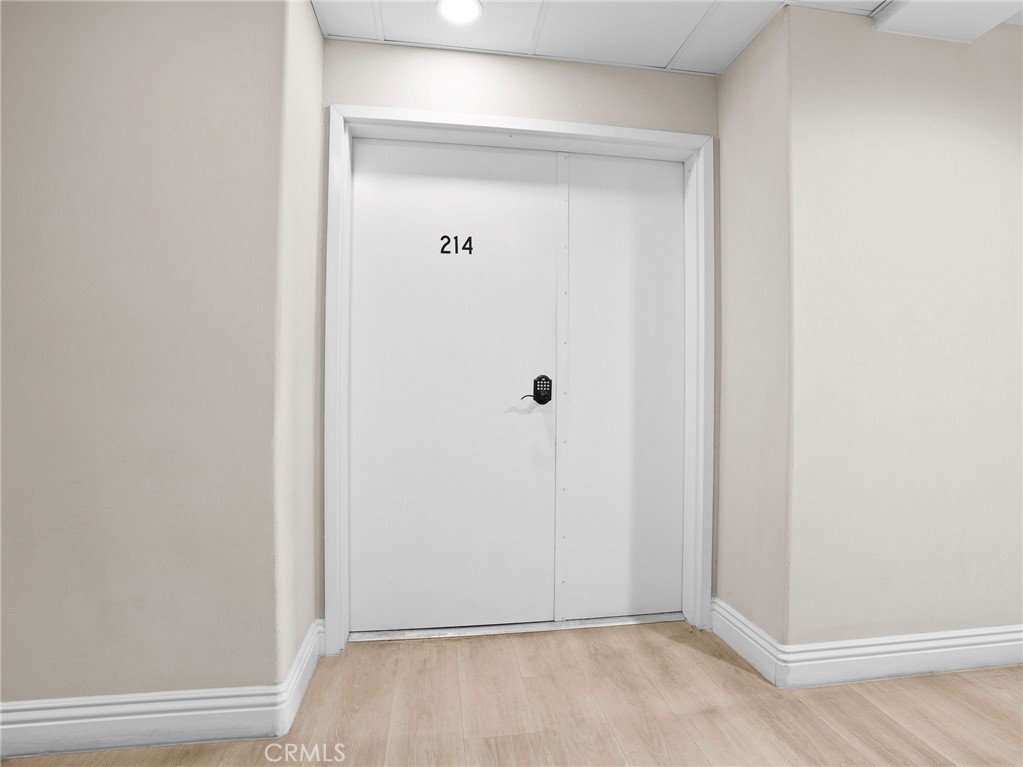 1598 Long Beach, Unit 214 Long Beach, CA 90813 - Photo 25 of 30 a view of an empty room