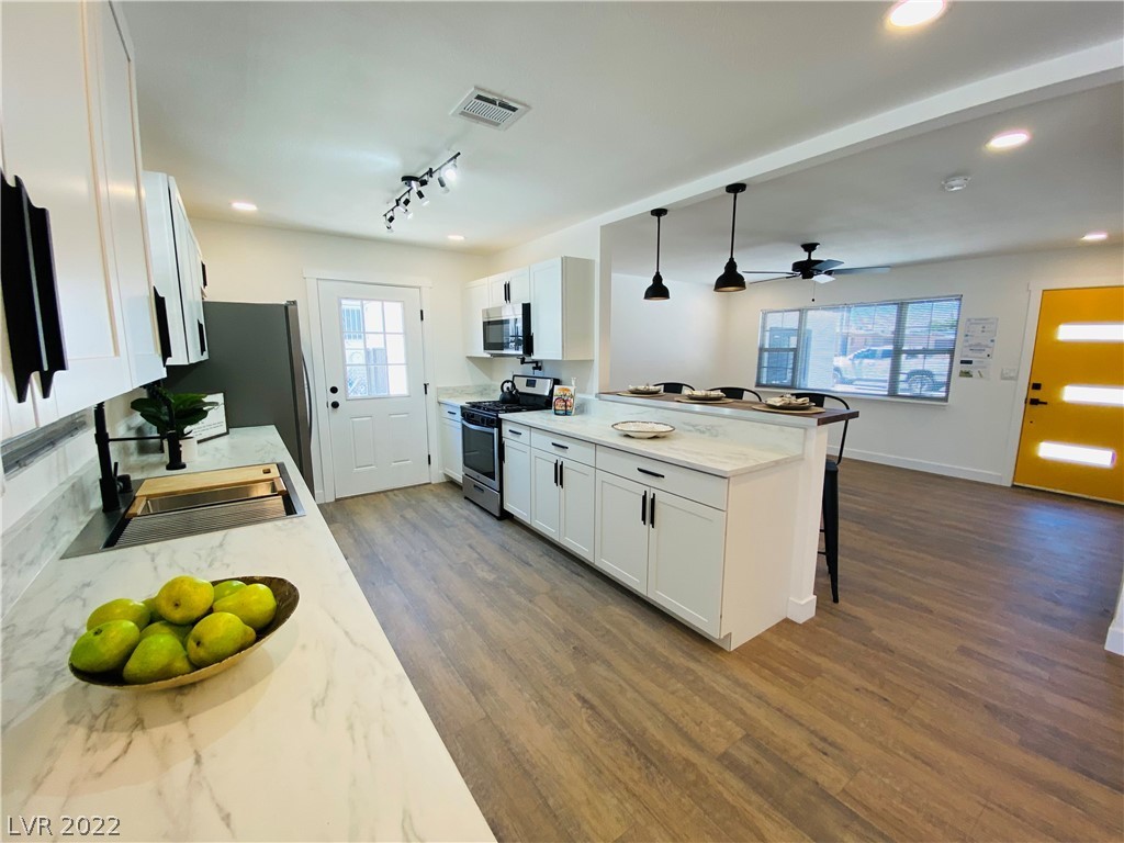 75 Constitution Avenue Henderson, NV 89015 - Photo 13 of 46