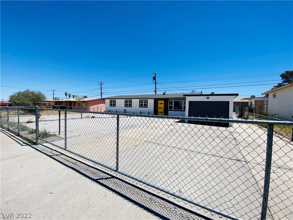 75 Constitution Avenue Henderson, NV 89015 - Photo 3 of 46