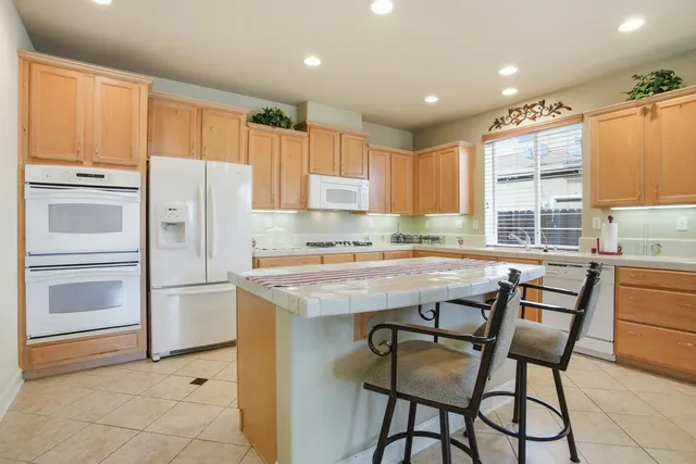 $949,900 | 9808 Castelli Way, Elk Grove, CA 95757